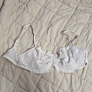 White lace Victoria's Secret Bra